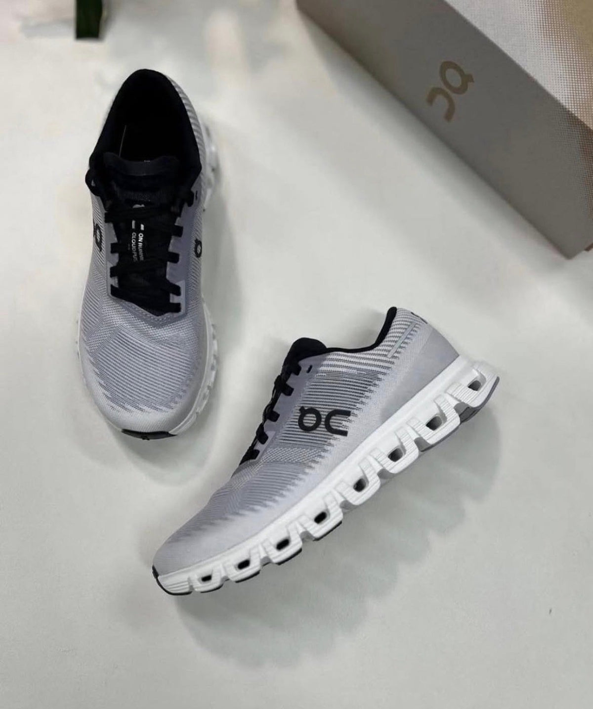 ON Running Cloud 6 Push Lilac Black